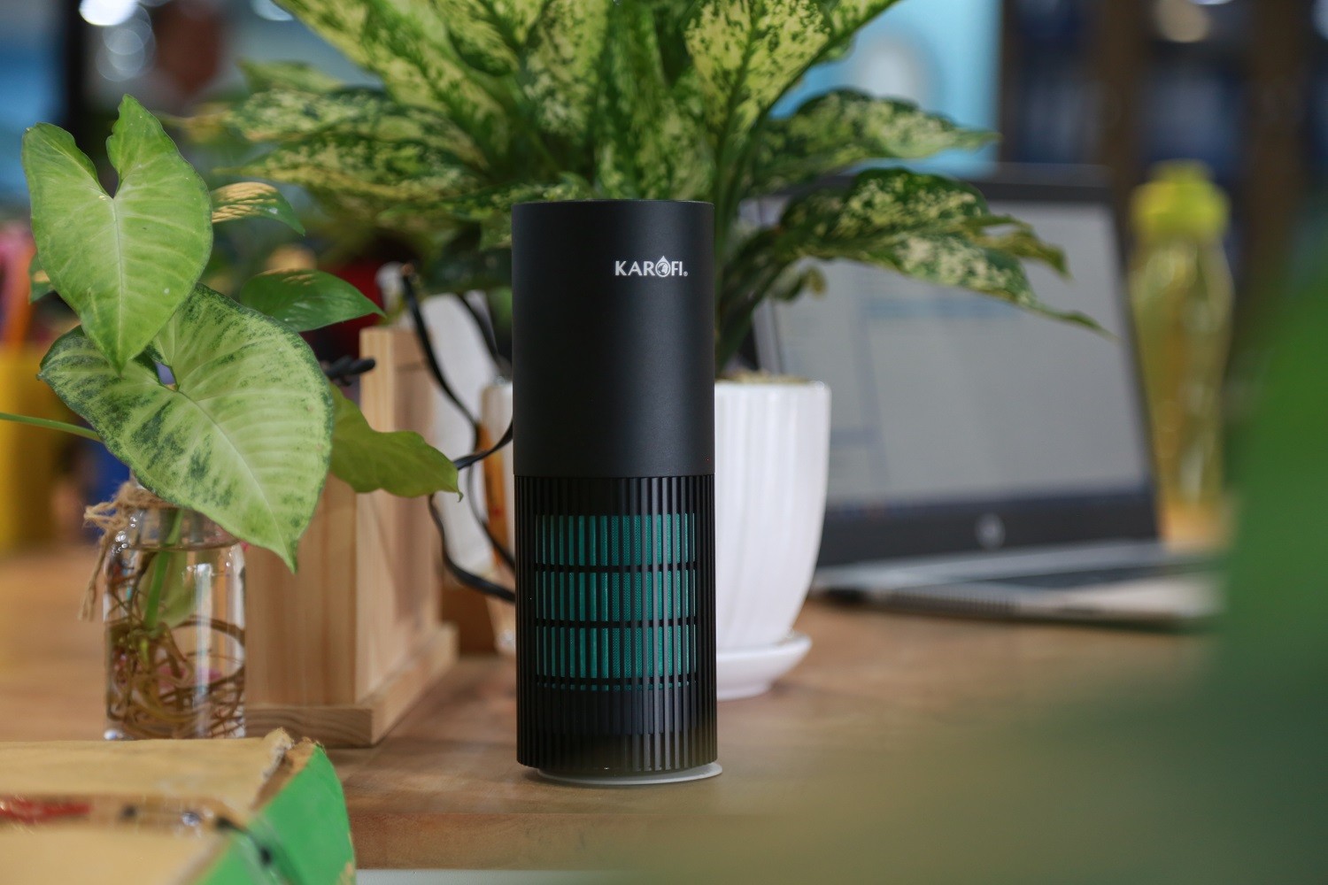 Máy lọc không khí mini Karofi KAP-C123